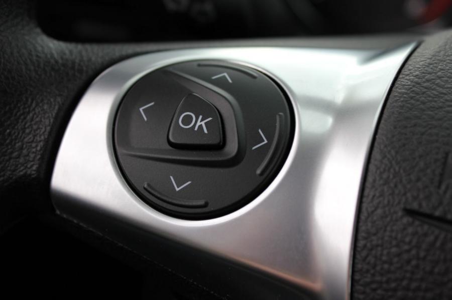  Ford Escape 2013 года  (фото 22 из 222)